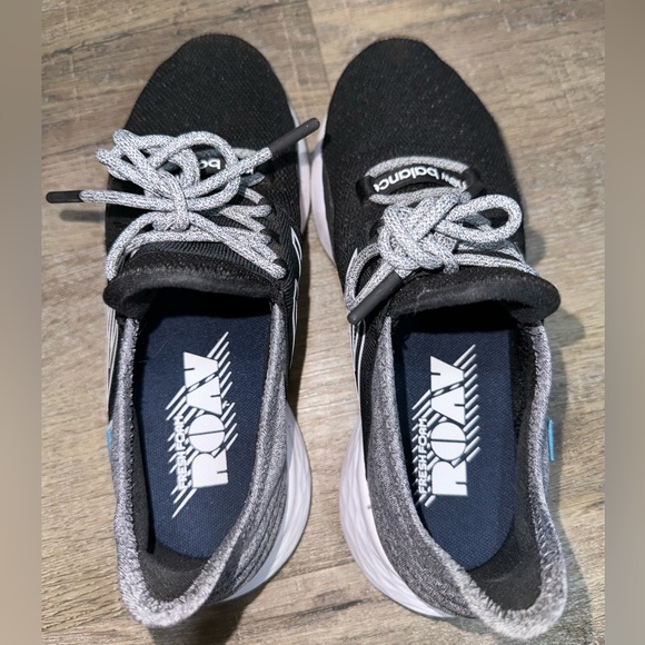 SOLD!!! New Balance Fresh Foam ROAV - Picture 4 of 7